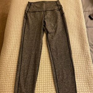 Lululemon untight size 6